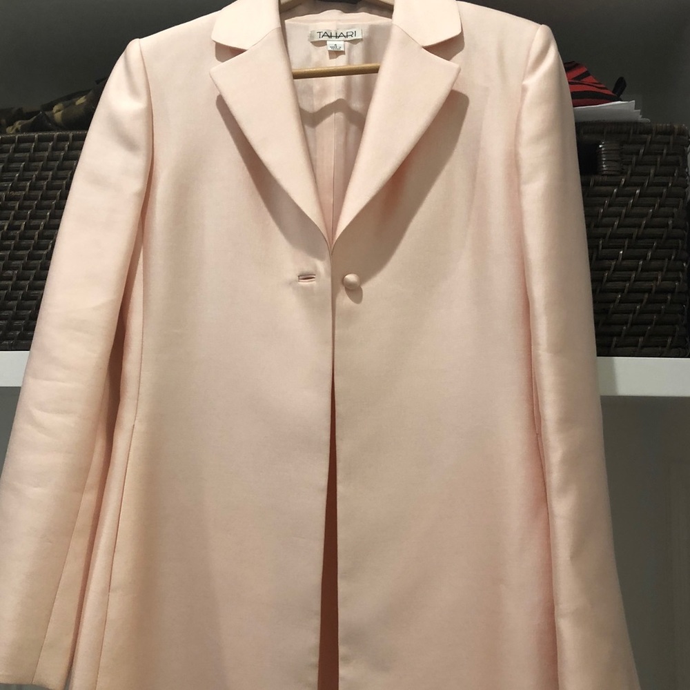 Women’s Tahari Soft pink suit and long jacket